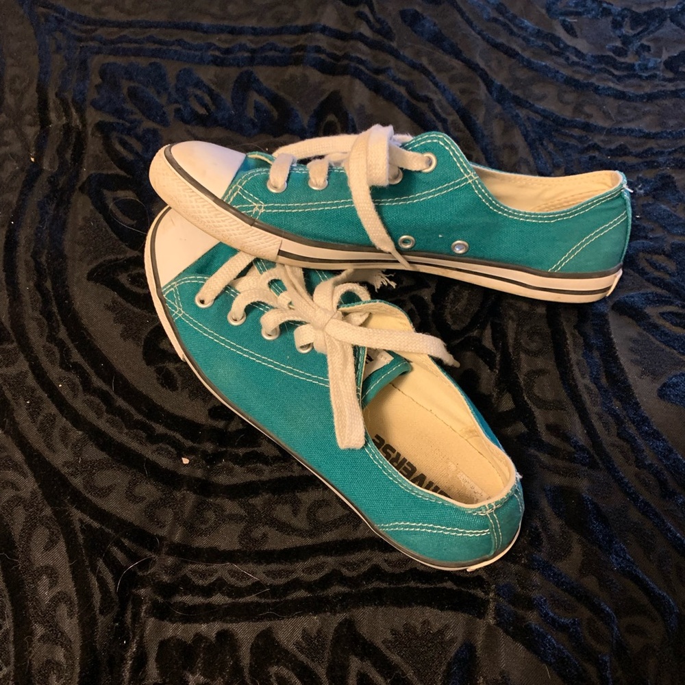 Women’s all star converse